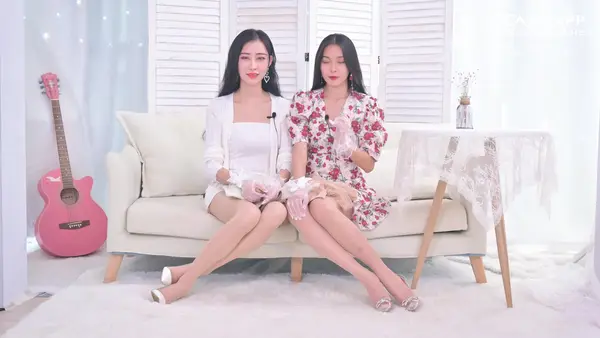 [SSA丝社] 评测 NO.125 君君&雪儿 腿模双生花系列250元价位的Wolford对比Fogal开箱评测视频（下） 1